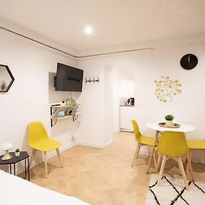 Appartement Proche De L'arc Triomphe -2p